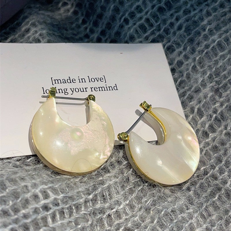 Natural Double-sided White Personalized Fashionable Commuting Earrings